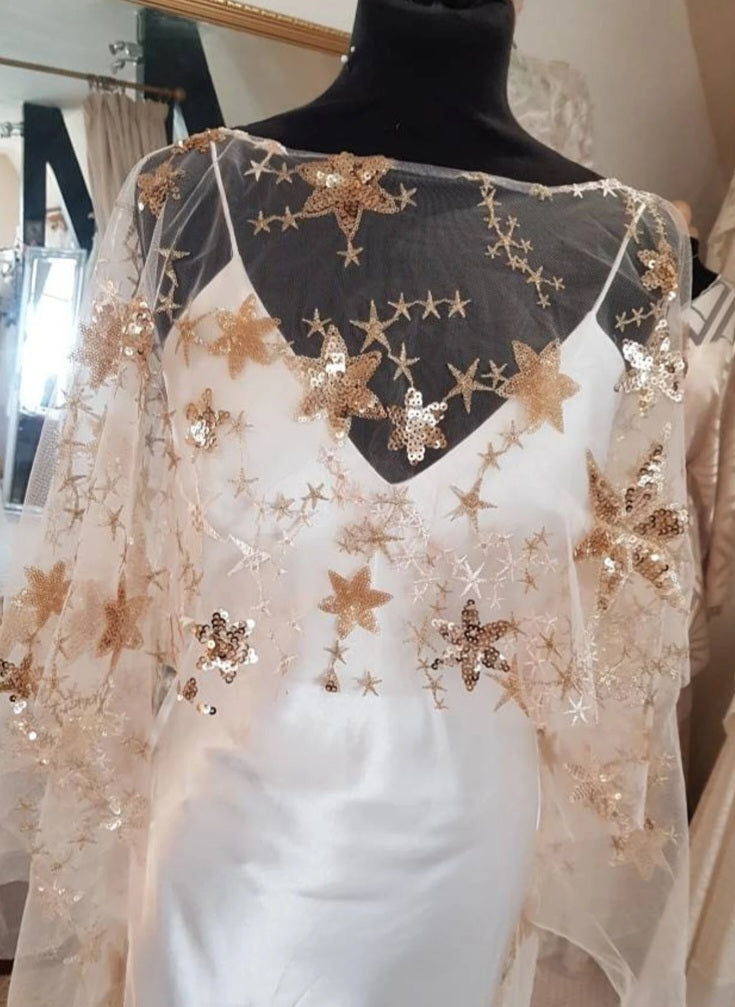 Linzi Star veil cape - gold