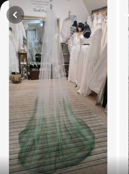 Ombre veil - green dipdye effect 250cm